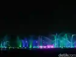 Pertunjukan Air Mancur dan Kereta Gantung Memikat Hati Pengunjung TMII